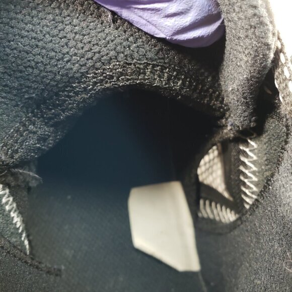 BOY Good Condition Sneakers, Black and White Nike, Size 7Y - Picture 6 of 11